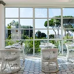 فندق Grand Cocumella 5*