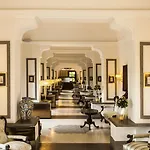 فندق Grand Cocumella 5*