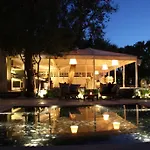 Grand Cocumella فندق سانتّانييلّو