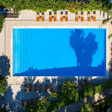 فندق Grand Cocumella 5*