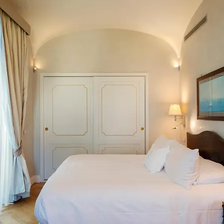 Grand Cocumella Hotell