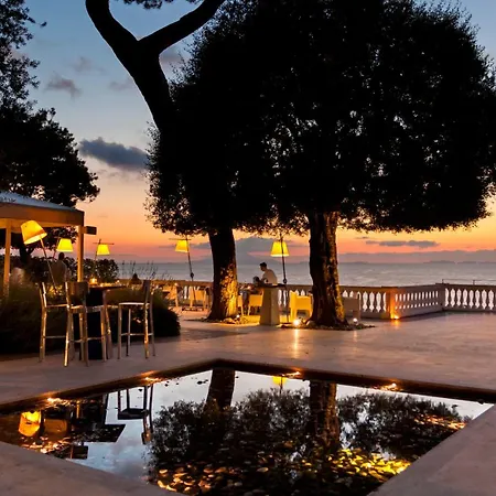 Grand Cocumella Hotell 5*