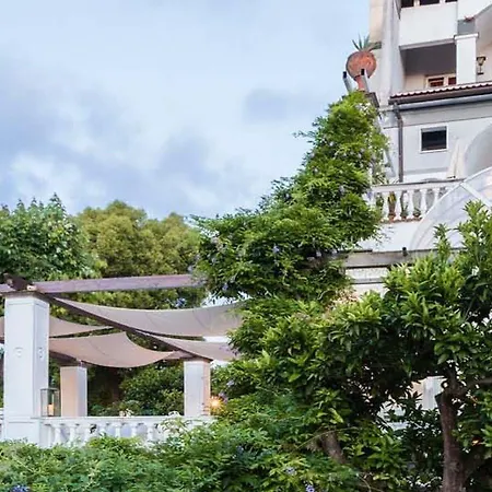 Grand Cocumella Szálloda